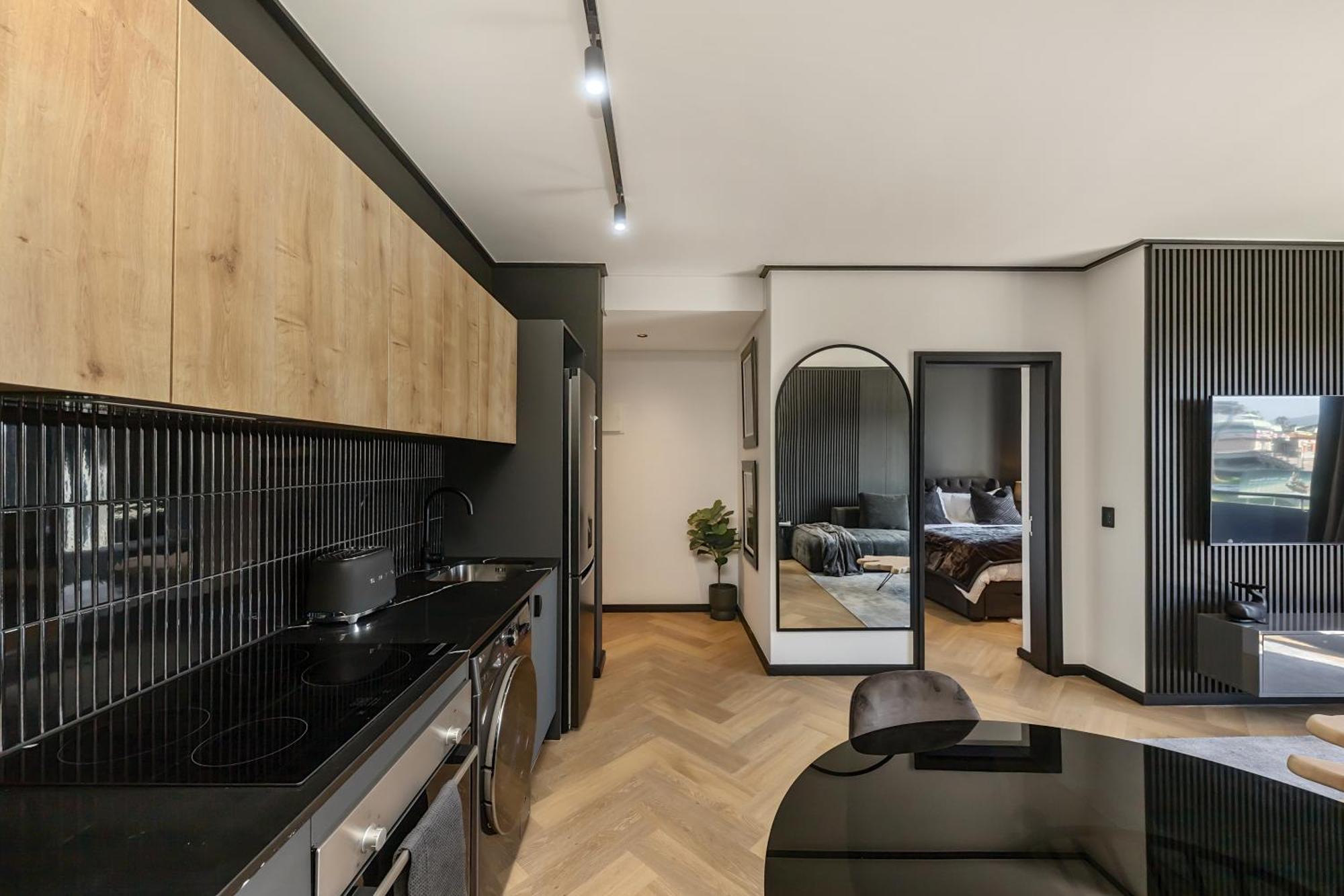 The Archetype - Nine Palms Luxury Apartment *