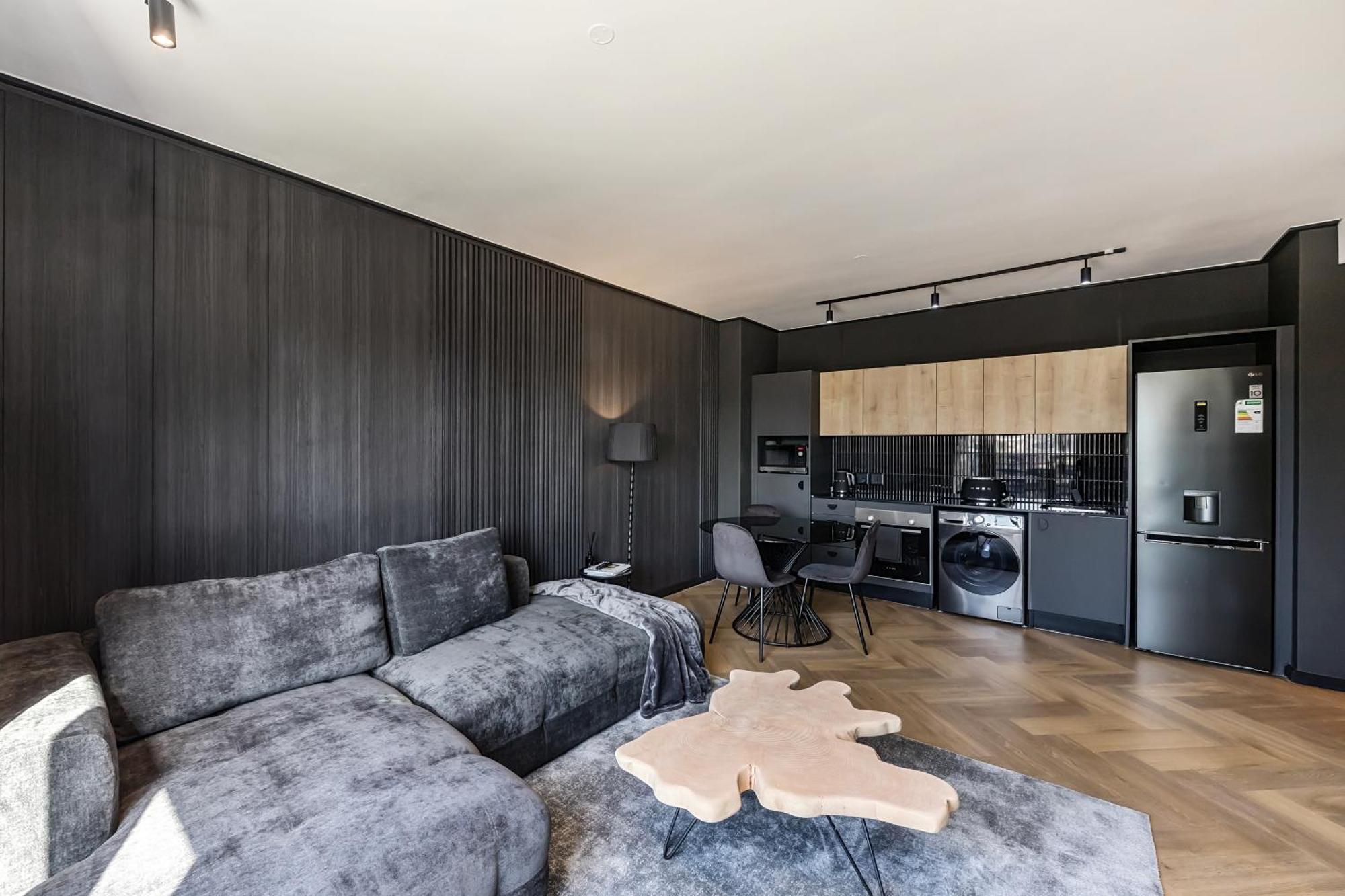 The Archetype - Nine Palms Luxury Apartment