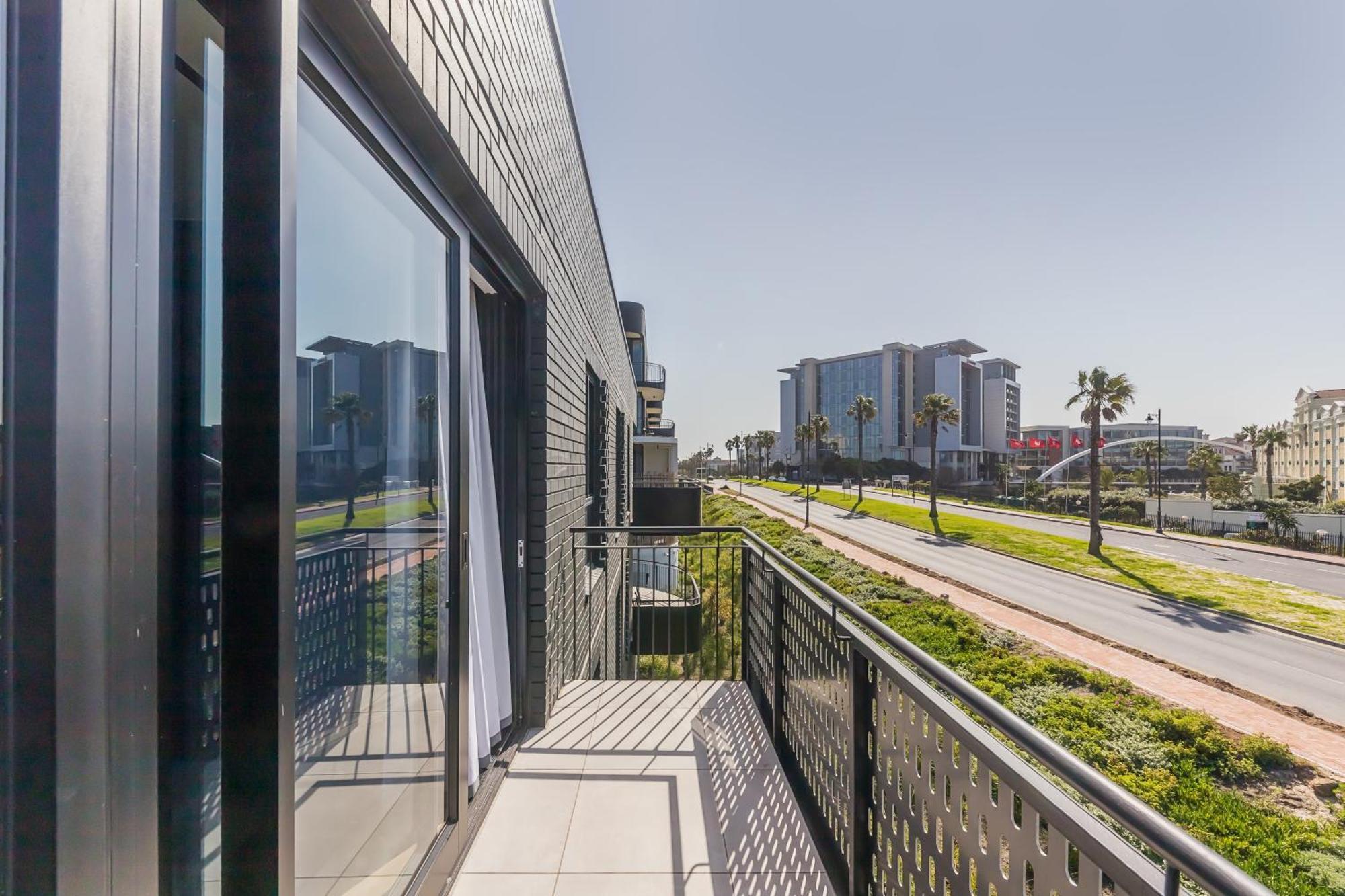 The Archetype - Nine Palms Luxury Apartment *